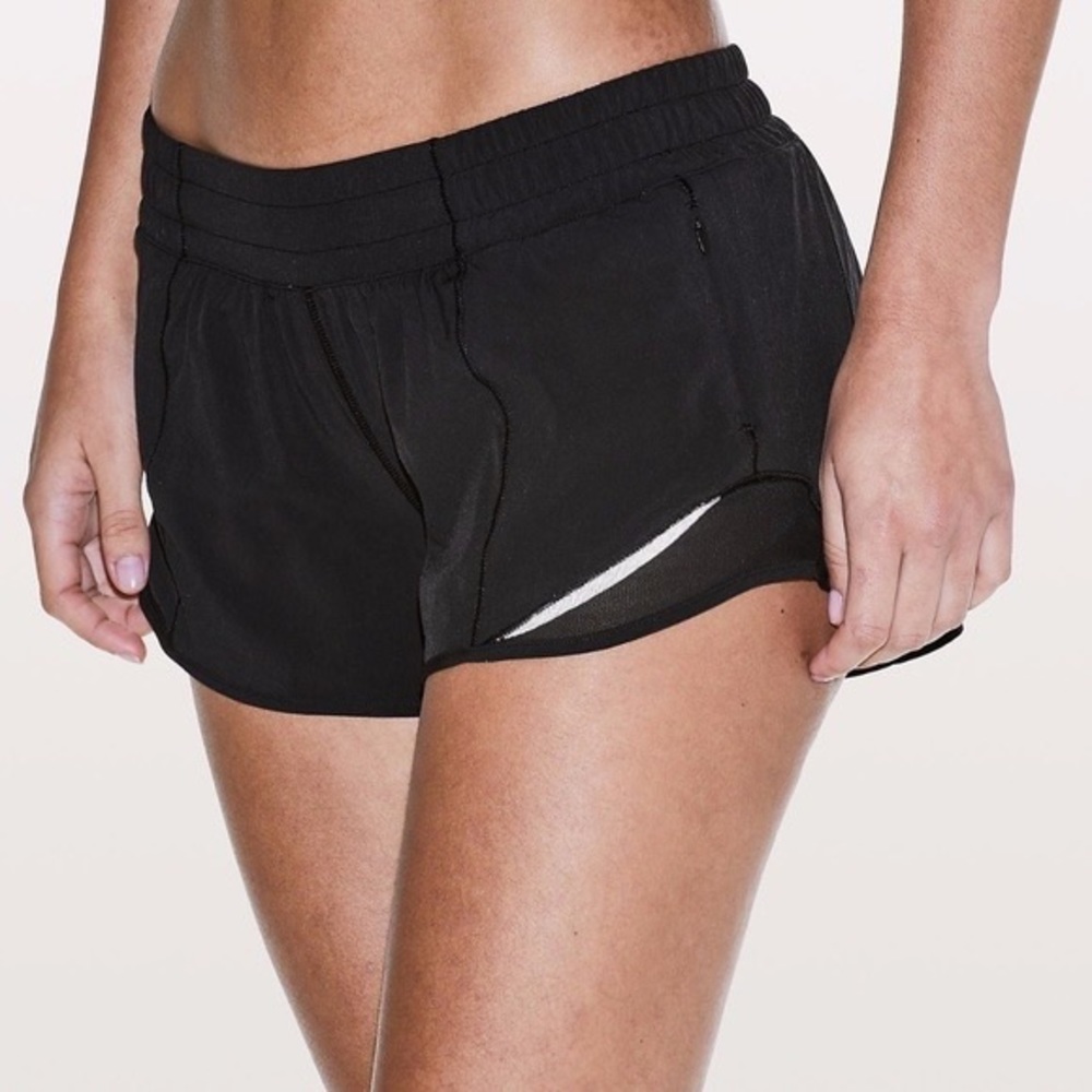 Lululemon shorty shot Short 2.5in Black Size 4